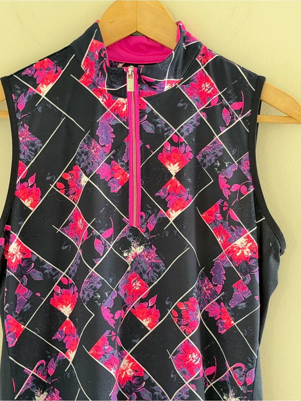 Tail Womens Golf Sleeveless Athletic Top Medium Performance Wear Tennis Resort - Picture 3 of 11